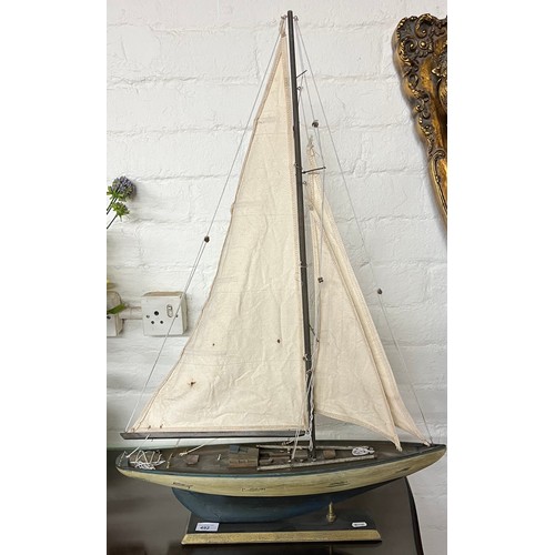 492 - Model yacht