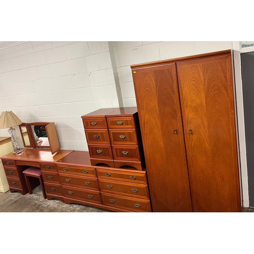 512 - Six piece modern bedroom furniture comprising of double wardrobe,chest of drawers,dressing chest,sto... 