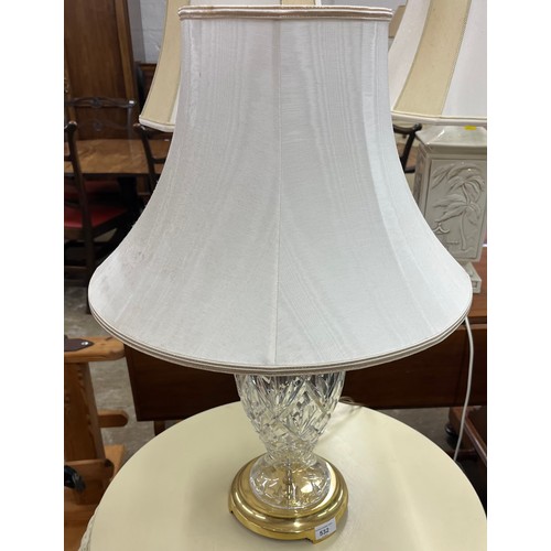 532 - Crystal table lamp with shade