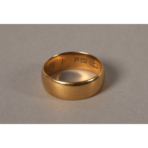 50 - 18 ct yellow gold band, size L/Mweight 4 grams