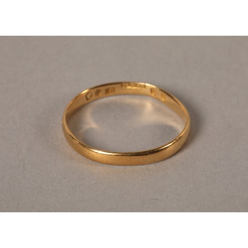 53 - 18 ct yellow gold band, size P/Qweight 1.5 grams