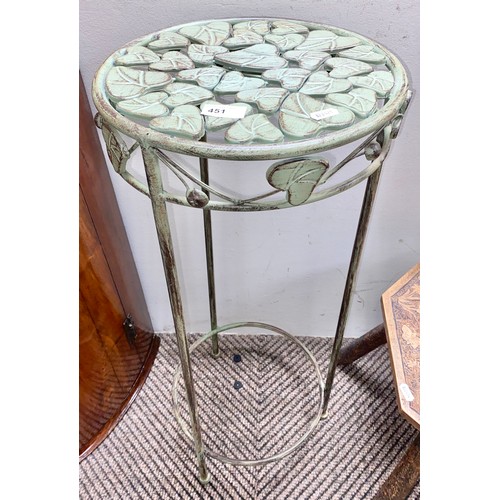 451 - Metal plant stand