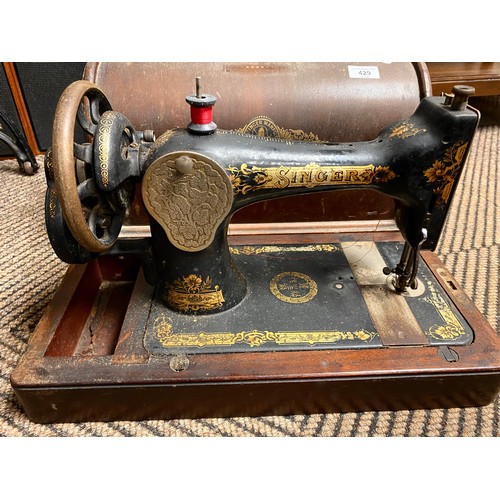 429 - Singer sewing machine