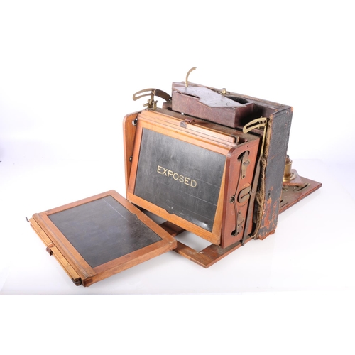 395 - Early 20th century wooden late camera body. 