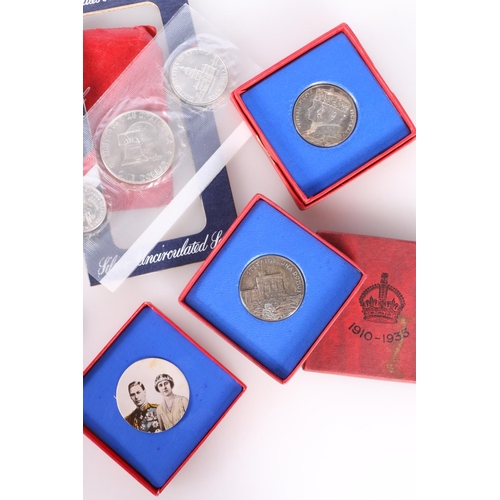 688 - UNITED KINGDOM Queen Victoria (1837-1901) silver crown 1887 Jubilee bust, four George V silver jubil... 