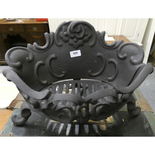 499 - Small cast iron modern fire grate.