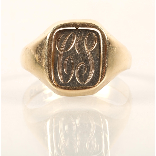 74 - 9ct gold Masonic ring with revolving head, underscore of head with 'C.S.' initials embossed, 4.9g.