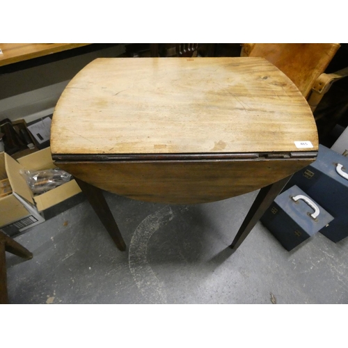 465 - Small Georgian mahogany drop leaf table.