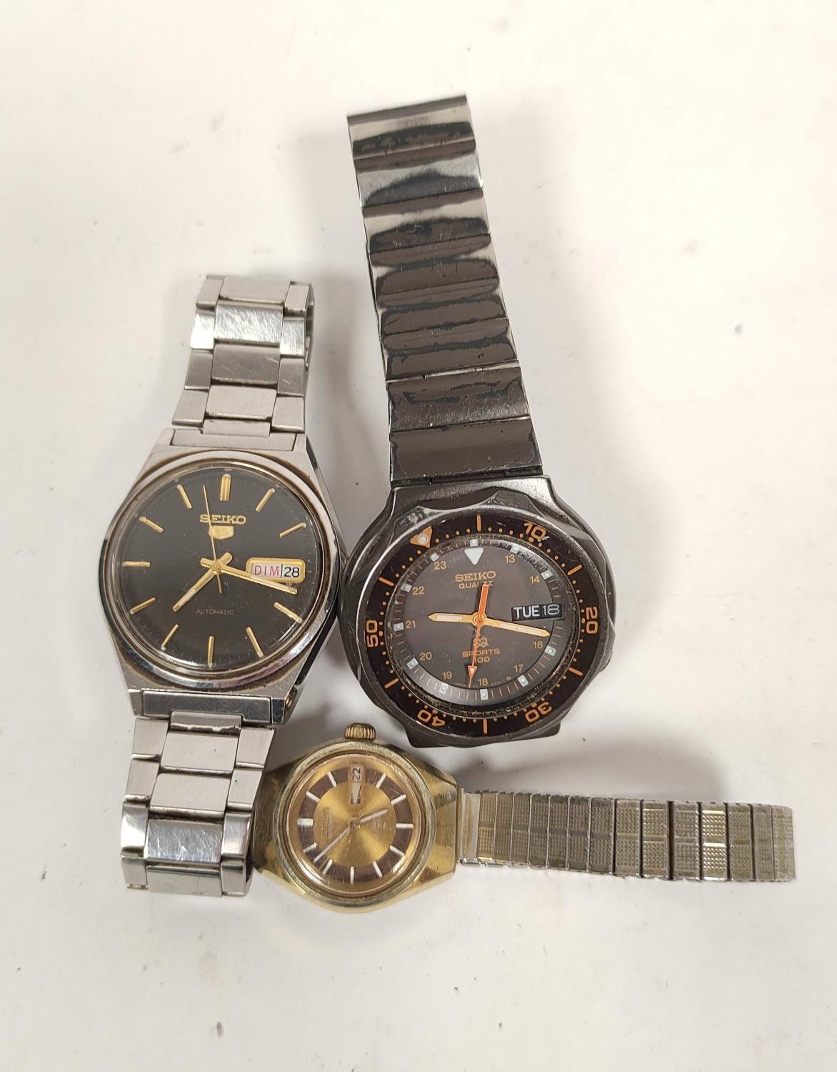 Three Seiko watches to include a Seiko 5 Automatic 6309 8970 a