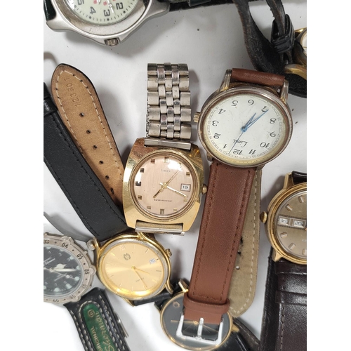 107 - Bag of modern fasion watches to include Timex, Casio, Ben Sherman, Limit, Sekonda etc.