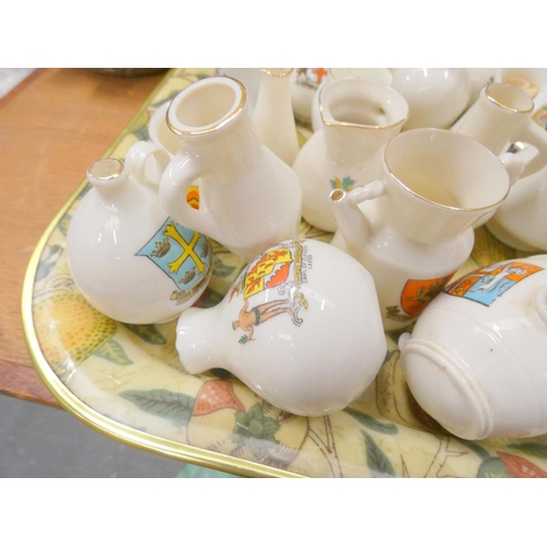 92 - Tray of vintage crested ware including Goss etc