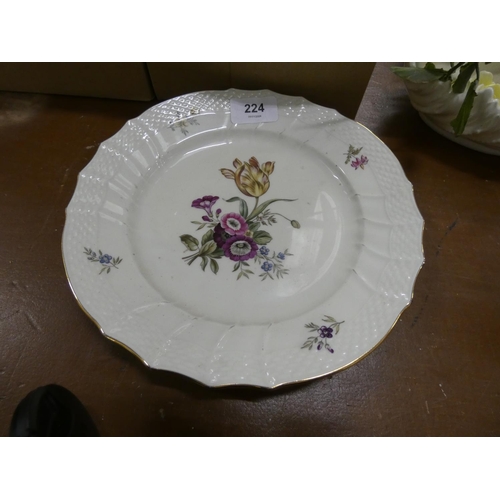 224 - Royal Copenhagen floral decorated plate. 22cm.