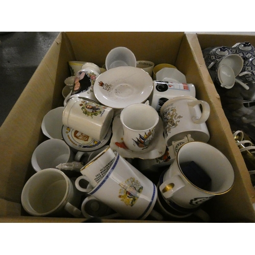 248 - Collection of commemorative mugs, crested ware and other decorative items. Also various commemorativ... 