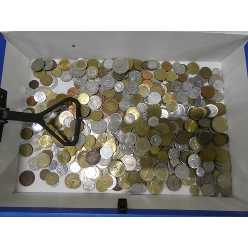 261 - Large box of modern world coins to include French etc.