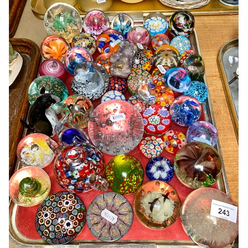 243 - Tray containing Perthshire and other glass paperweights