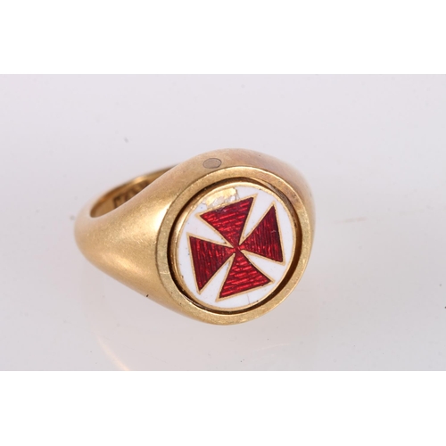 390 - Gents 18ct gold signet ring with enamel Knight's Templar Maltese cross and eagle and sword to the re... 