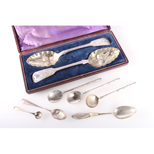 63 - Pair of silver plated berry serving spoons in fitter case by Mackay Cunningham & Co of Edinburgh... 