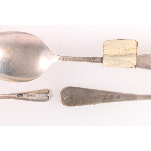 63 - Pair of silver plated berry serving spoons in fitter case by Mackay Cunningham & Co of Edinburgh... 