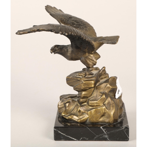 176 - Bronzed eagle on marble plinth, 16 cm high