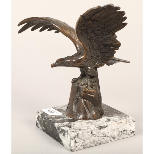 177 - Bronzed eagle on marble plinth, 23 cm high