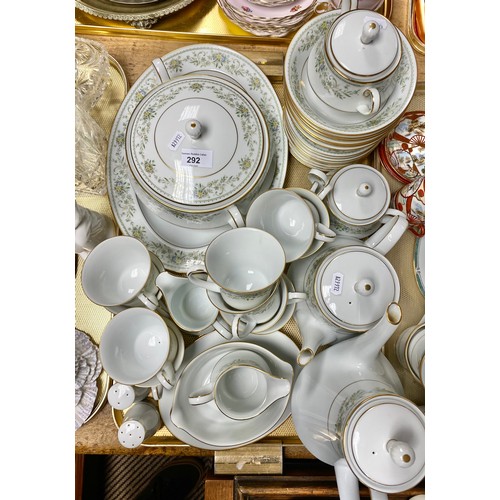 292 - Quantity of Noritake to include teacups, saucers, assorted dinnerware, etc