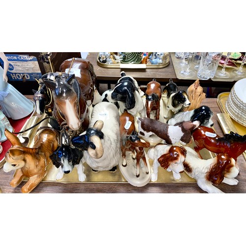 262 - Tray of various ceramic animal figures