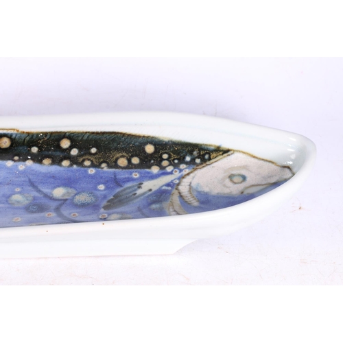 122 - Highland Stoneware fish dish, 64cm long.