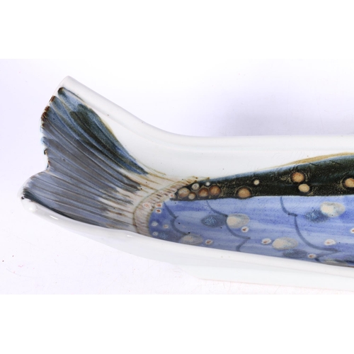 122 - Highland Stoneware fish dish, 64cm long.