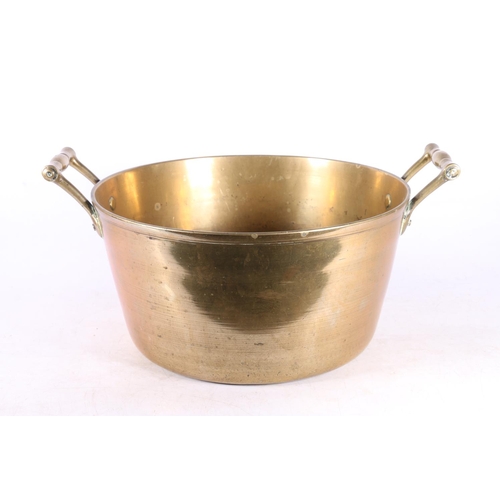 88 - Alloy metal twin handled jelly pan with twin handles, 32cm diameter.