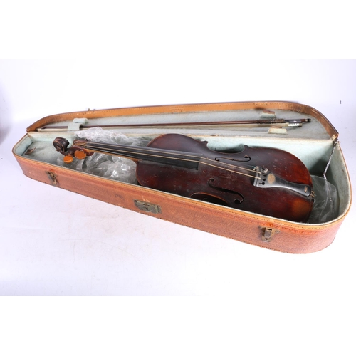 99 - Antique violin having one piece back, paper label to the interior 'Benjamin Banks Catherine Street',... 