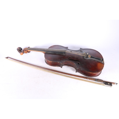 99 - Antique violin having one piece back, paper label to the interior 'Benjamin Banks Catherine Street',... 