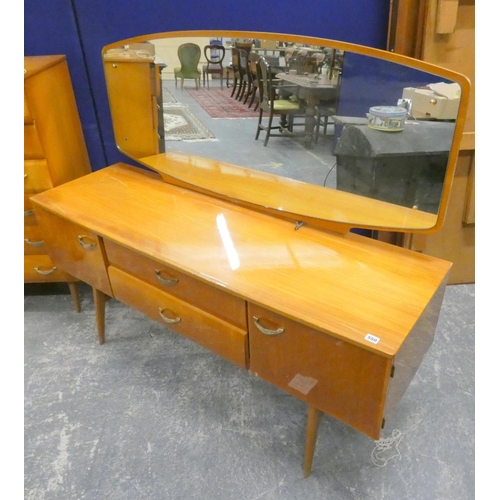 382 - Meredew vintage dressing table