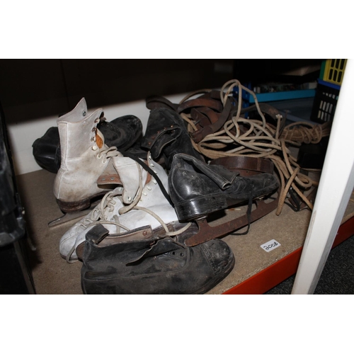 200B - Vintage ice skates.