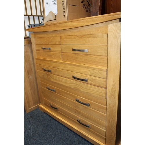 413 - JB Global (Oak Furniture Land) solid wood chest of drawers, 100cm long.