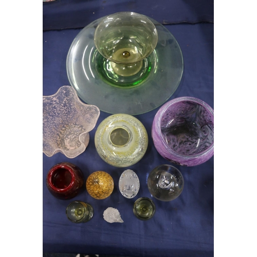 127 - Art Glass to include a Scottish Borders purple patterned bowl, paperweights, handkerchief vase, etc.