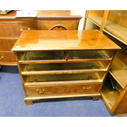 378 - Two short over three long mahogany Georgian chest of drawers.