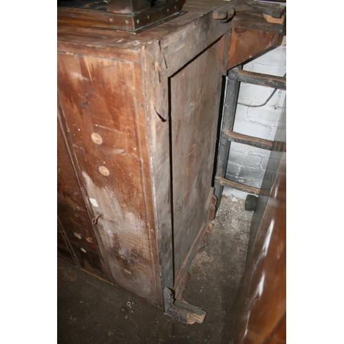 252 - Antique pine chest of drawers, the rectangular top with moulded edge above two frieze drawers above ... 