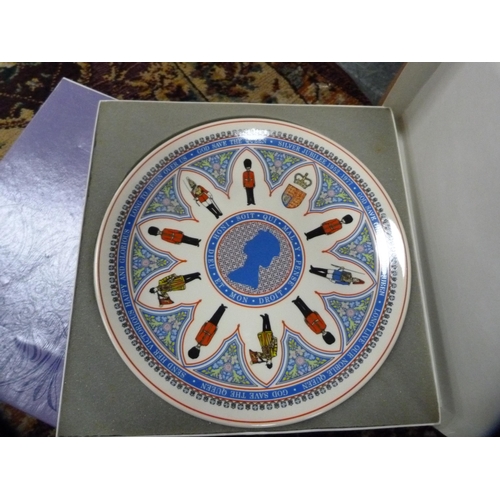 19 - Box of assorted collector's plates to include Wedgwood, also Indian Tree pattern dinnerwares by John... 