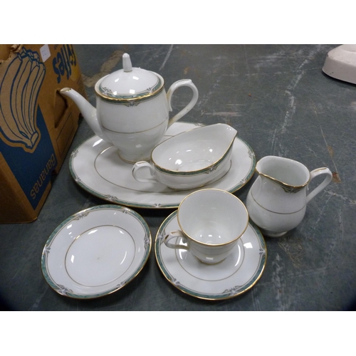 22 - Collection of Noritake 'Glenabbey' pattern dinner ware.