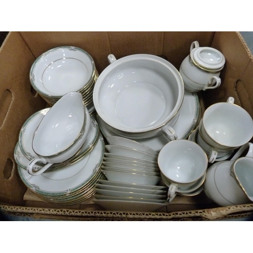 22 - Collection of Noritake 'Glenabbey' pattern dinner ware.