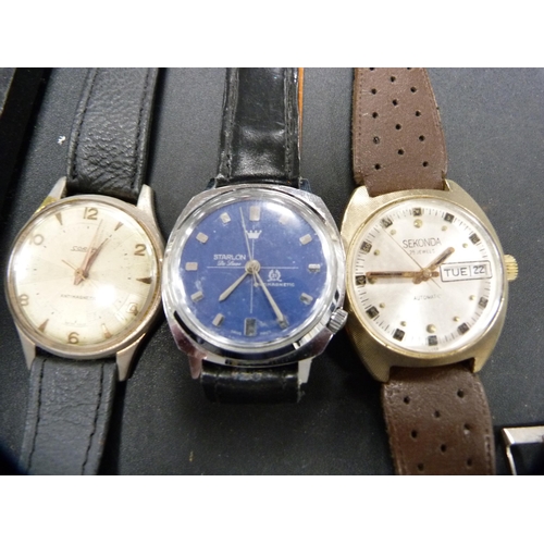 287 - Collection of assorted manual wind and automatic wristwatches to include Timex, Sekonda, Orion, etc.... 