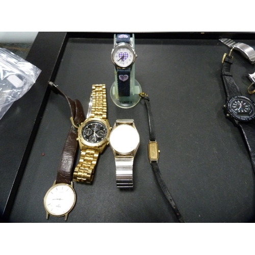 288 - Collection of ladies and gents quartz wristwatches.