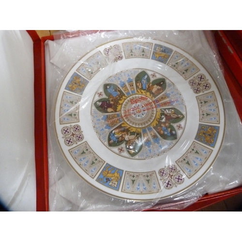 87 - Quantity of boxed collector's plates to include examples by Spode and four loose plates.