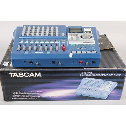 352 - Tascam Digital Portastudio DP-01