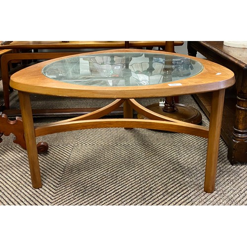 527 - Oak coffee table with glass top