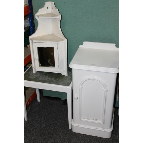 294 - Victorian cream painted bedside cabinet, a similar corner cabinet and a stool. (3)