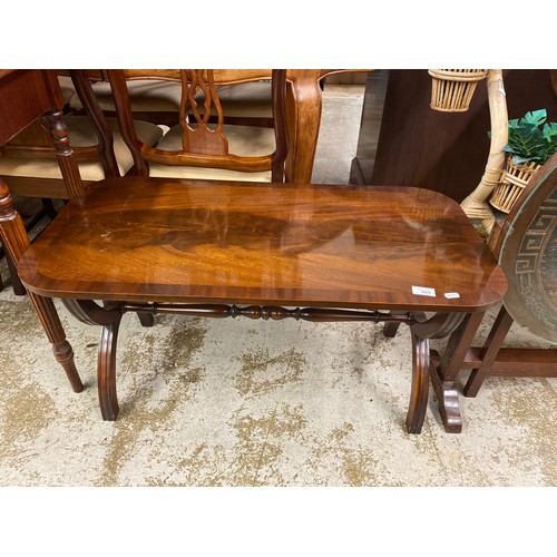 560 - Occasional mahogany Neo-classical style table , 91 x 46 x 46 cm