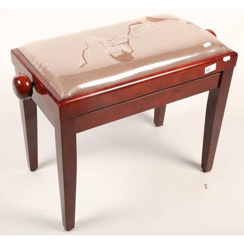 521 - Piano stool