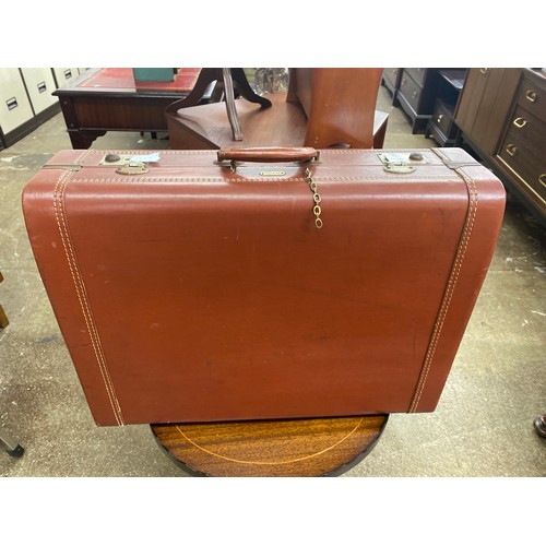 592A - Vintage leather suitcase by Lincoln, initials W.W