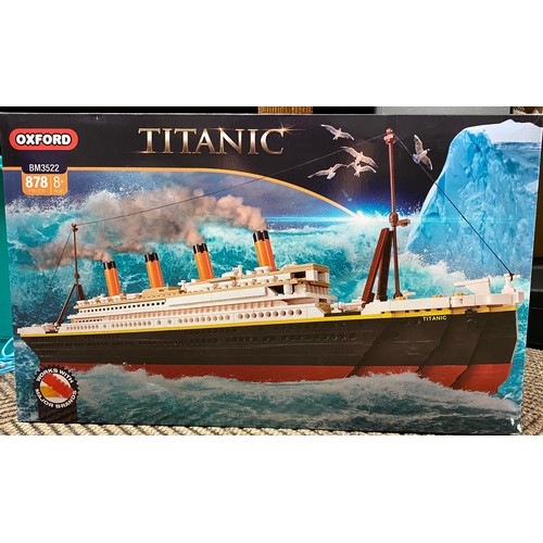 333 - Boxed titanic model